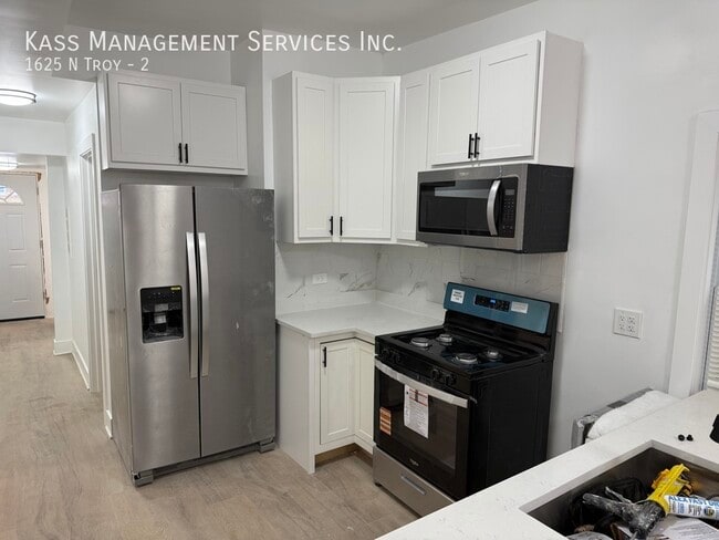 Photo - 1625 N Troy-2 Apartment