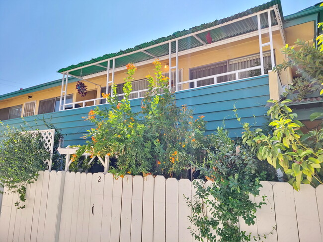 2nd floor Balcony - 6654 Wilkinson Ave