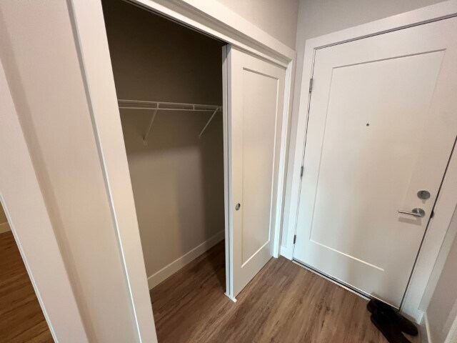 Photo du bâtiment - 6540 Metral Dr