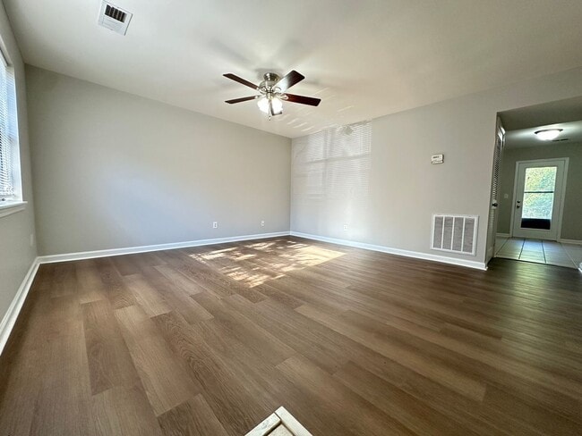 Building Photo - Townhome for rent in Grayson Valley