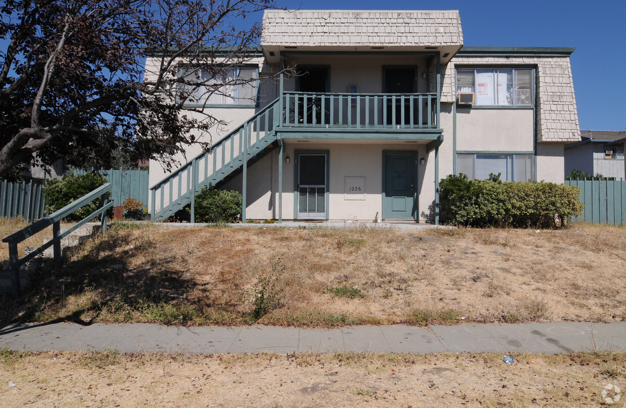 Building Photo - Sierra Village Apartments