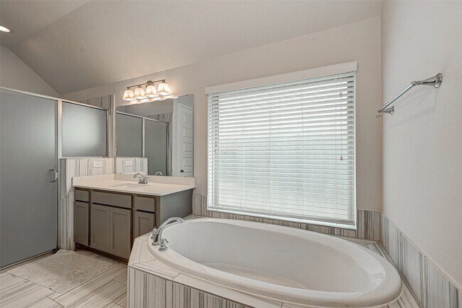 Foto del edificio - 3510 Auburn Creek Cir