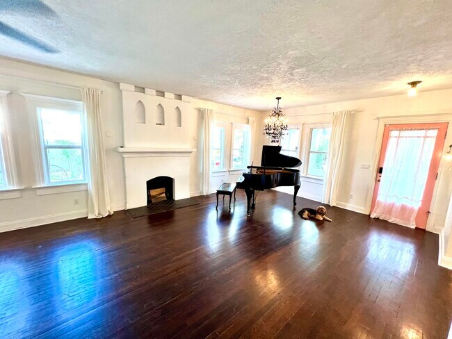 Building Photo - 312 Fordham Dr