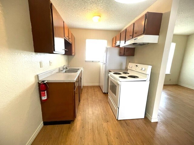 Building Photo - 917 S Church St