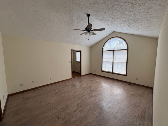 Foto del edificio - 5837 Maidstone Ln