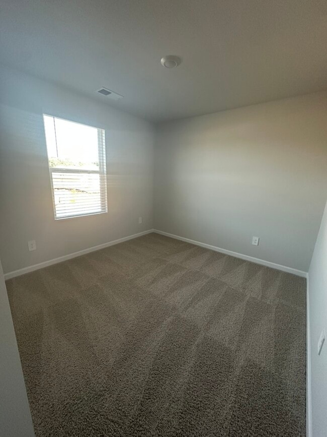 Building Photo - 504 Cloudland Dr