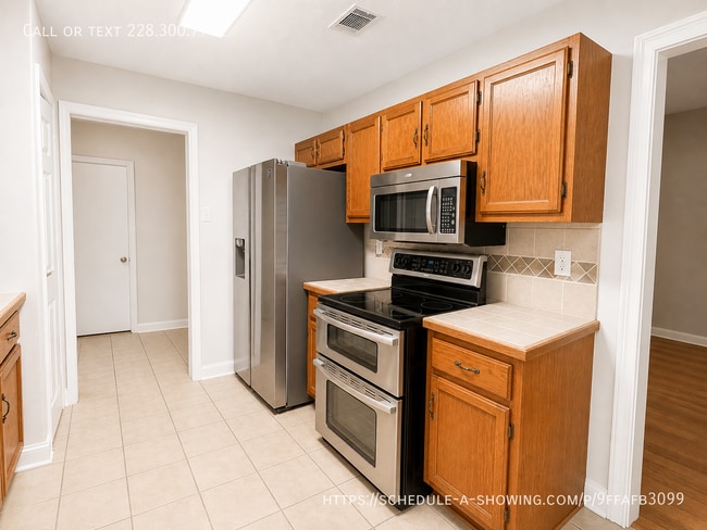 Building Photo - 9004 Warbler Ave