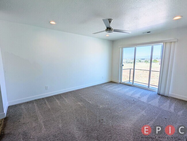 Building Photo - 566 Lewski Ln