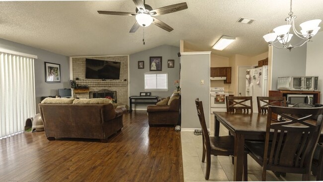 Building Photo - 5718 Champions Hill Dr