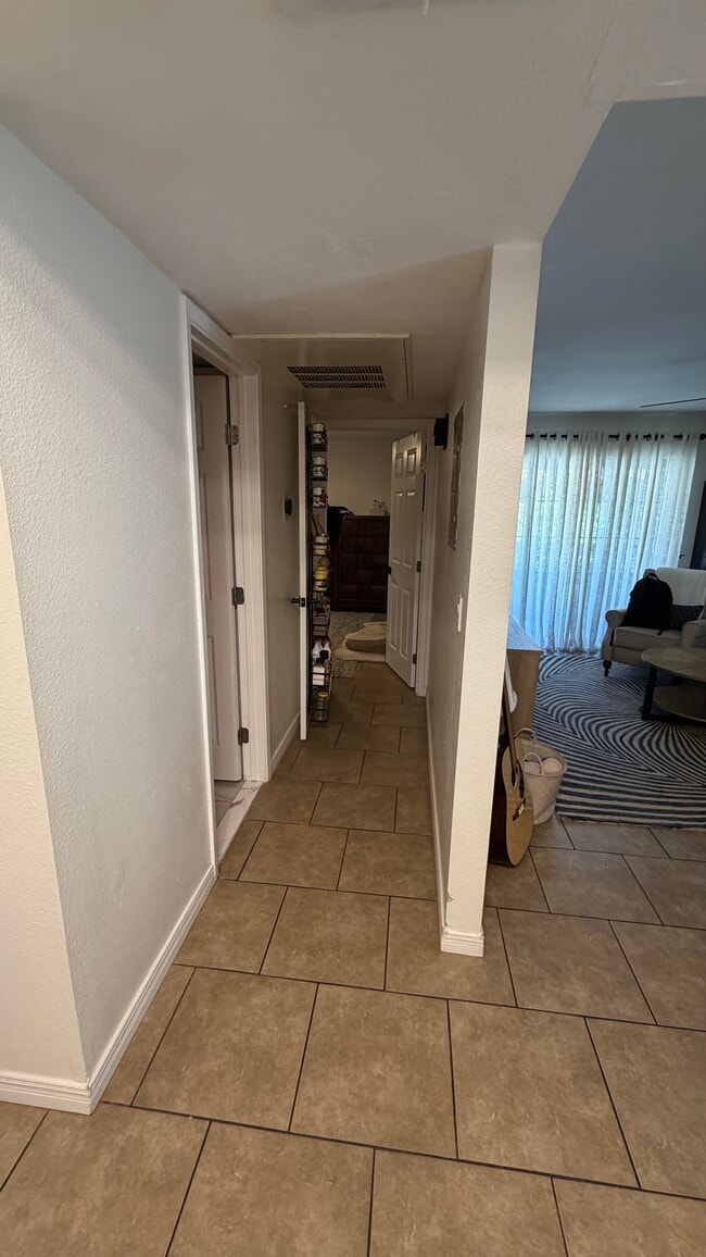 Photo - 3119 W Cochise Dr Apartment