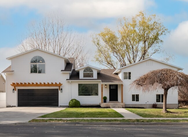 Front of house - 555 N 75 W