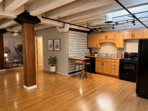 Building Photo - 201 Lamkin St