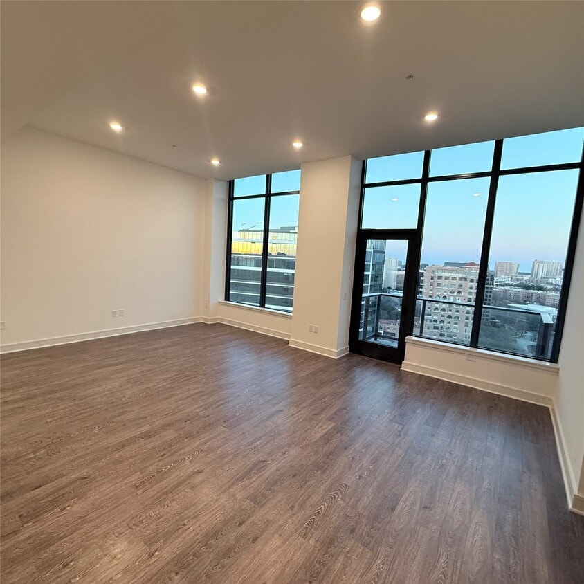 Building Photo - 2525 Turtle Creek Blvd