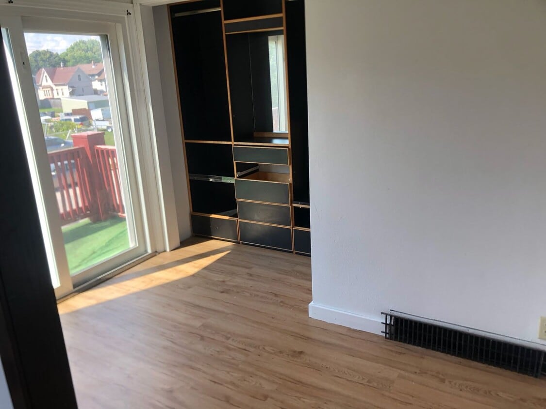 Foto principal - Gaurav-3822 - 3824 N PORT WASHINGTON AV