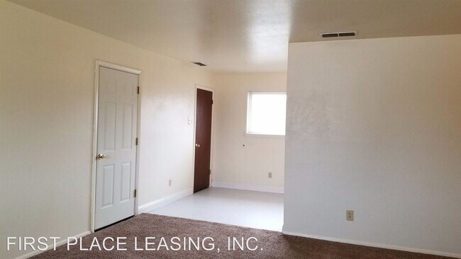 Building Photo - 3 br, 1 bath House - 1128 Comer Dr.