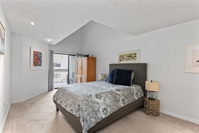 Foto del edificio - 250 Carolina Ave