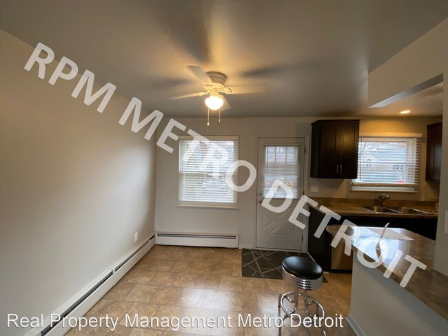 Building Photo - 2 br, 1 bath House - 2811 W 13 Mile Rd Unit 2