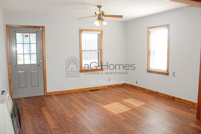 Foto del edificio - 317 W Peach St