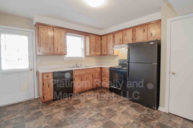 Building Photo - 363 Peabody Dr