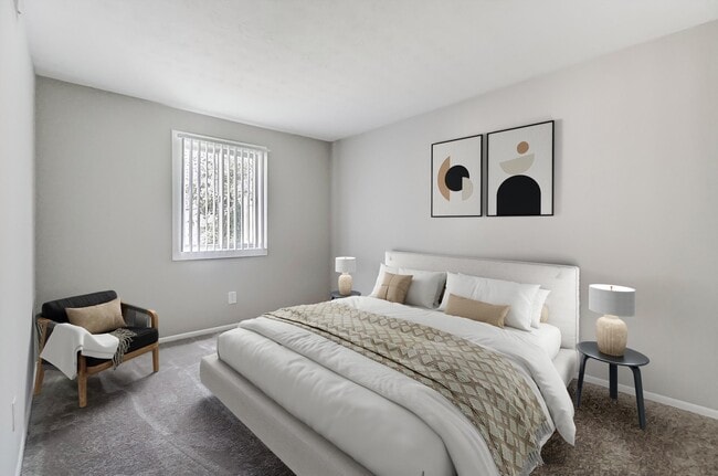 2 BED | 1.5 BATH - Reno Bedroom - Northcrest Garden Apartments