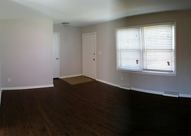Building Photo - 5525 W 97th St