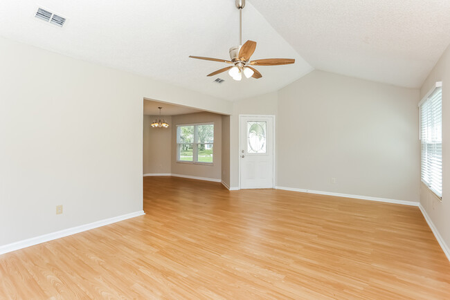 Building Photo - 3 Bedroom Jacksonville Home