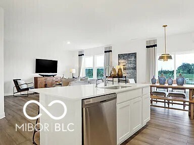 Foto del edificio - 16903 Sherwin Ct