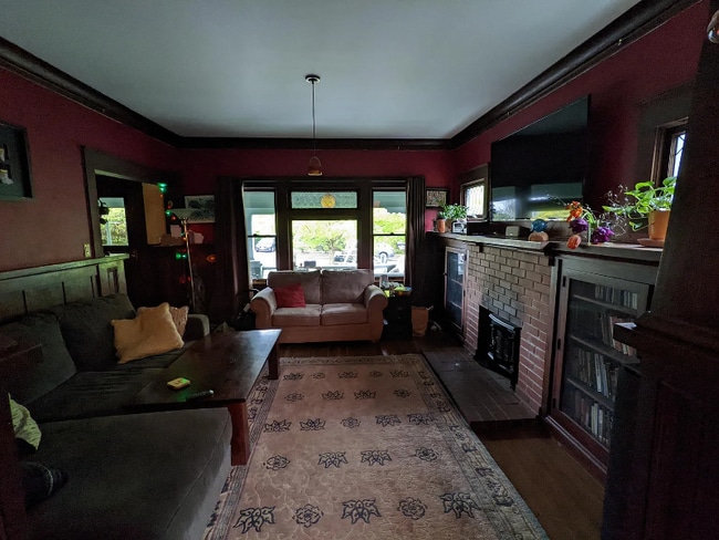 Photo - 5123 SE Hawthorne Blvd House