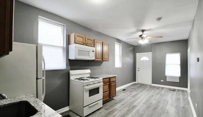Building Photo - 2457 W 47th Pl