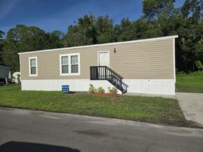 Building Photo - 1400 Banana Rd