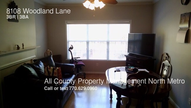 Foto del edificio - 8108 Woodland Ln