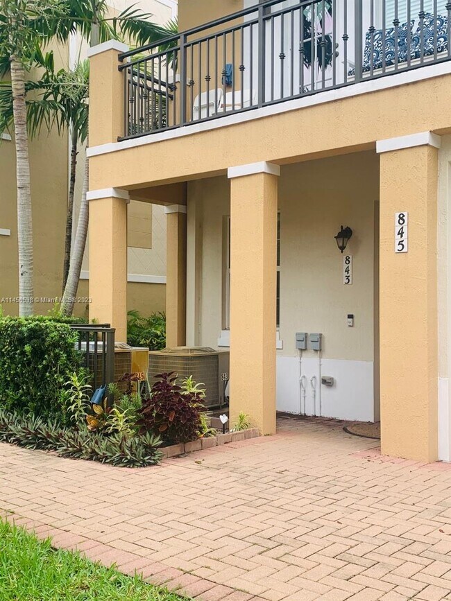 Building Photo - 843 SW 147th Ave