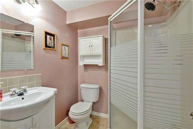 Building Photo - 8 Fincham Av