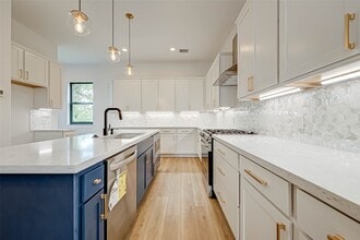 Building Photo - 3503 Anita St