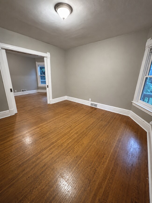 Building Photo - 1 Bedroom side-by-side Duplex in Owatonna
