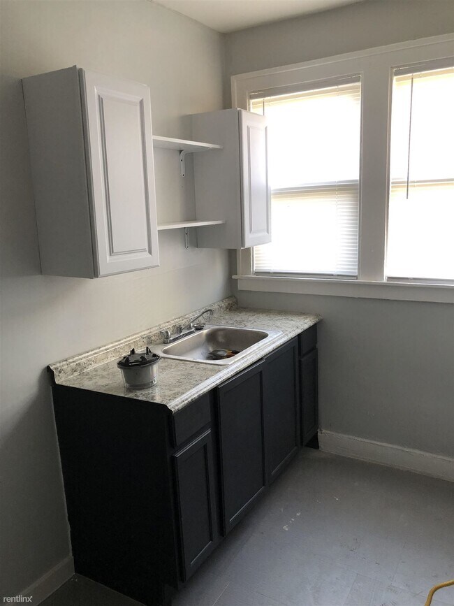 Building Photo - 2 br, 1 bath 4plex - 2516 Richton St