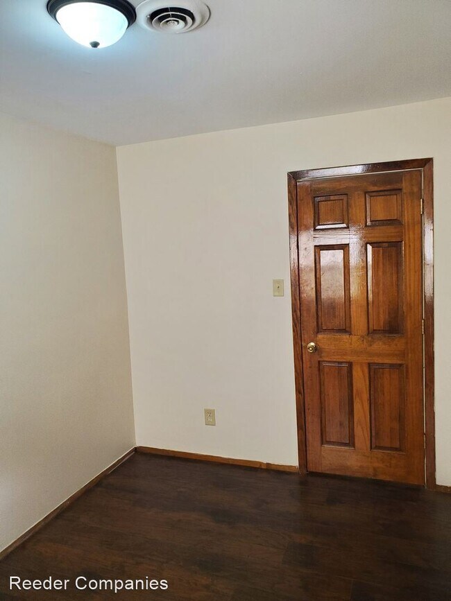 Building Photo - 3 br, 1 bath House - 827 Spruce Street