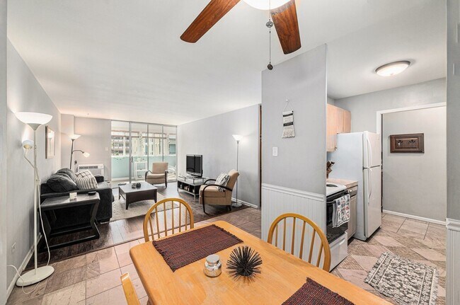 Foto del edificio - Spacious 1 bedroom home in the heart of Ha...