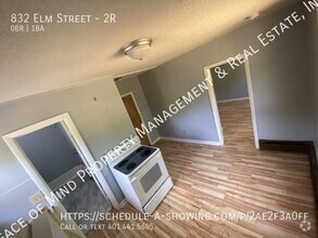 Building Photo - 832 Elm St