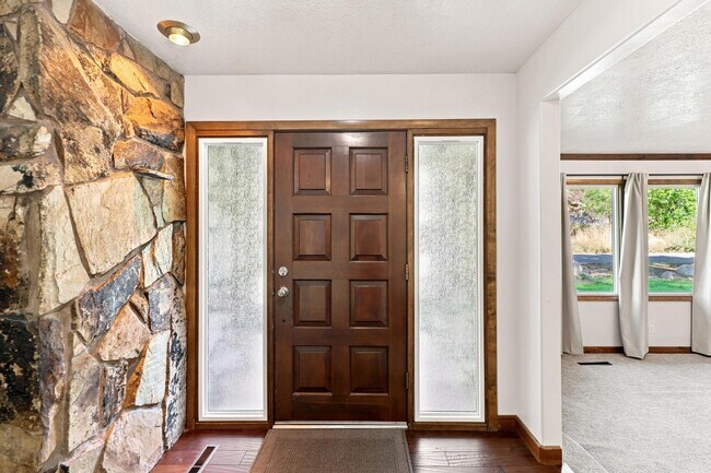 Foto del edificio - 650 Canyon Rd