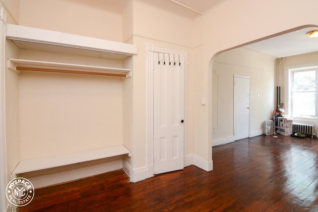 Building Photo - 879 Herkimer St