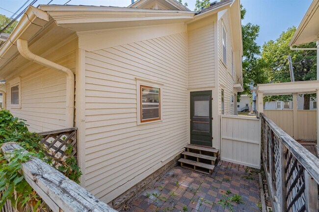 Foto del edificio - 1116 S 17th St