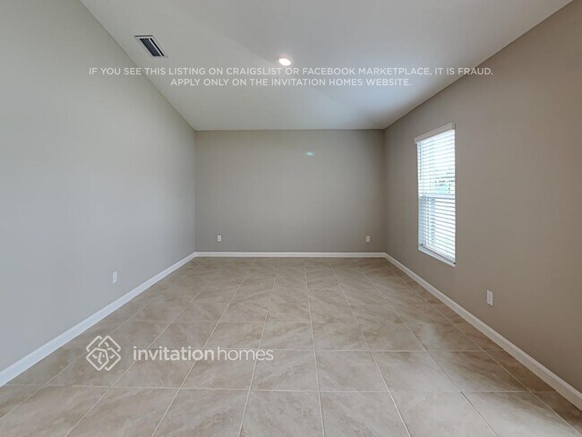 Foto del edificio - 802 SW Tulip Blvd