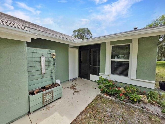 Foto del edificio - 1480 SE Rivergreen Cir