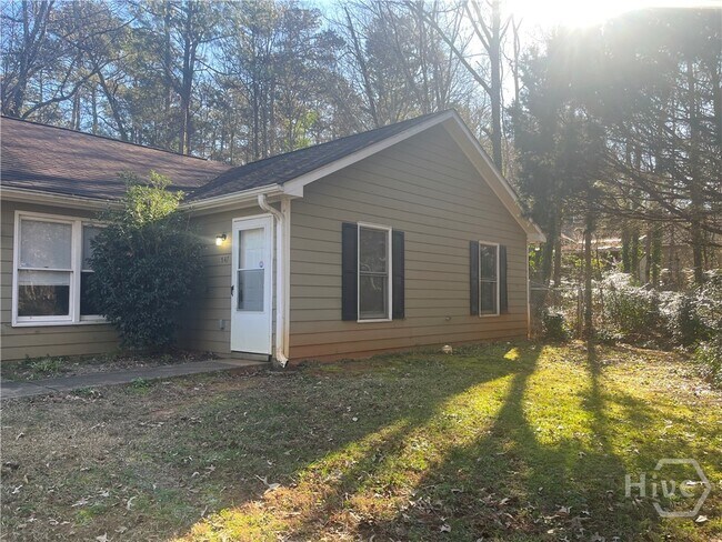 Foto del edificio - 547 Rustwood Dr