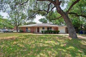Building Photo - 8801 Camelia Ln