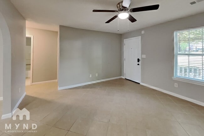 Building Photo - 3668 Jervis Ct