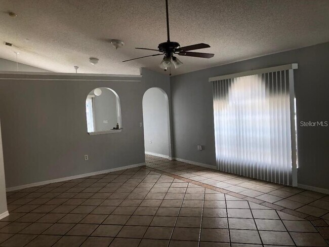 Foto del edificio - 12924 Odyssey Lake Way