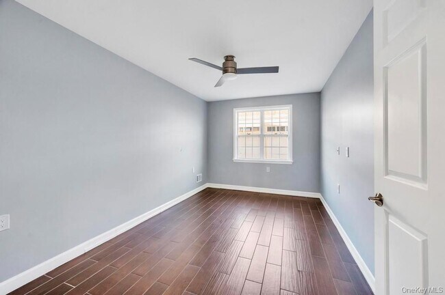 Foto del edificio - 102-20 Rockaway Beach Blvd