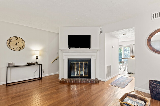 Building Photo - 109 Fountain Dr